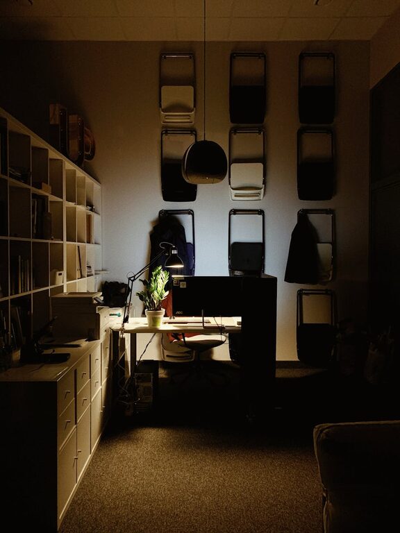 Tips for Creating a Cozy and Productive Home Office Space